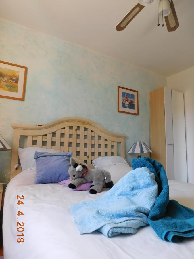 Chez Nous. B & B Bassy エクステリア 写真