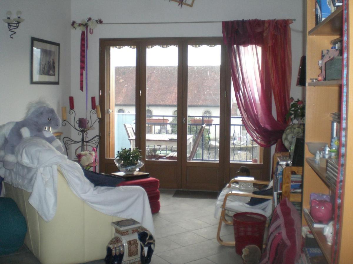 Chez Nous. B & B Bassy エクステリア 写真